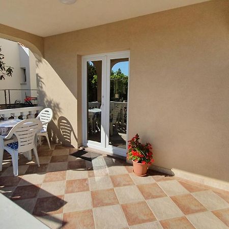 Apartment Nevenka Krk Town Luaran gambar