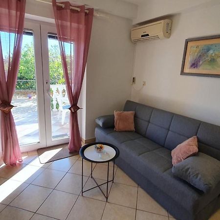Apartment Nevenka Krk Town Luaran gambar