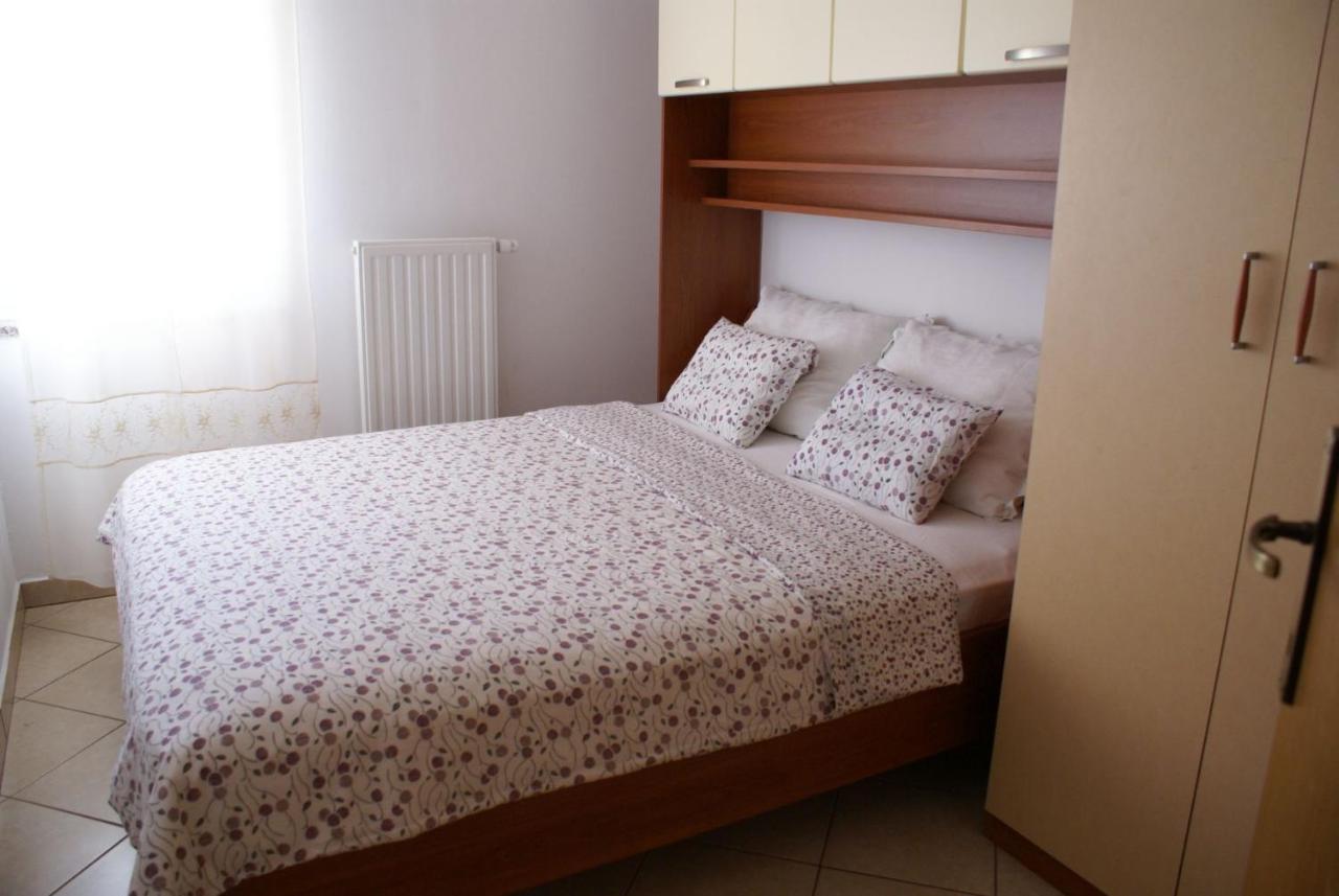 Apartment Nevenka Krk Town Luaran gambar