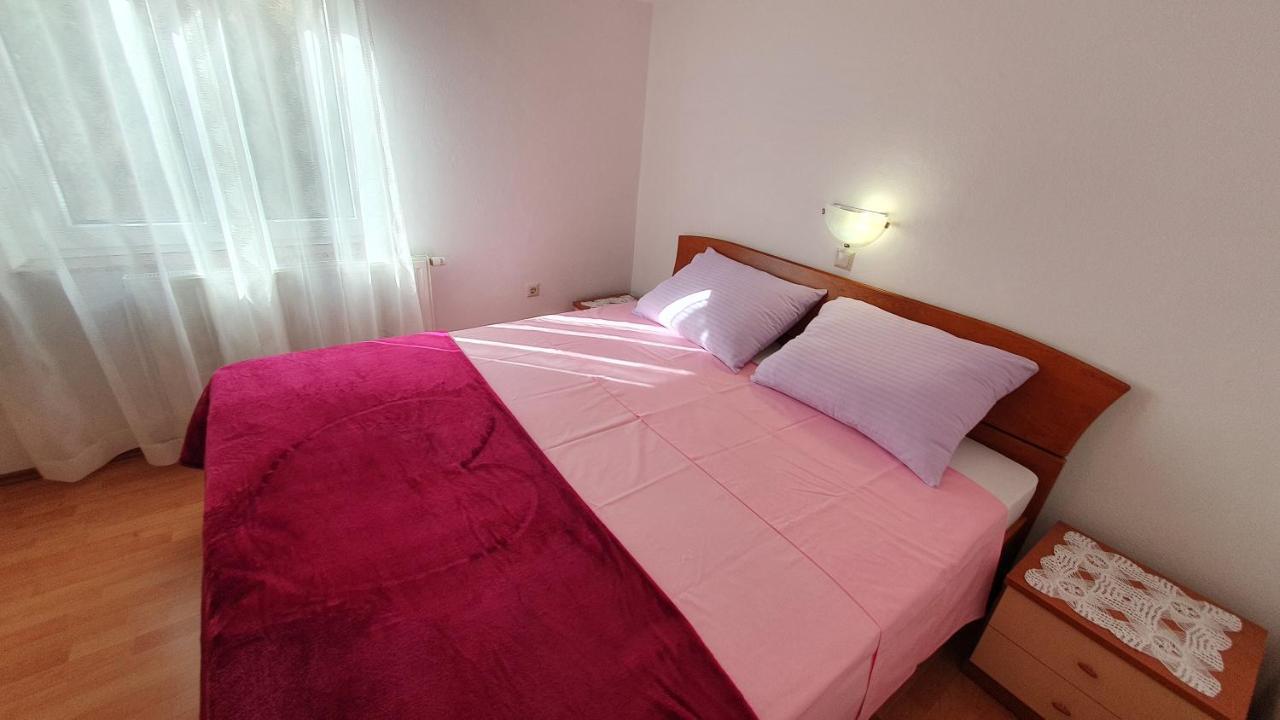 Apartment Nevenka Krk Town Luaran gambar