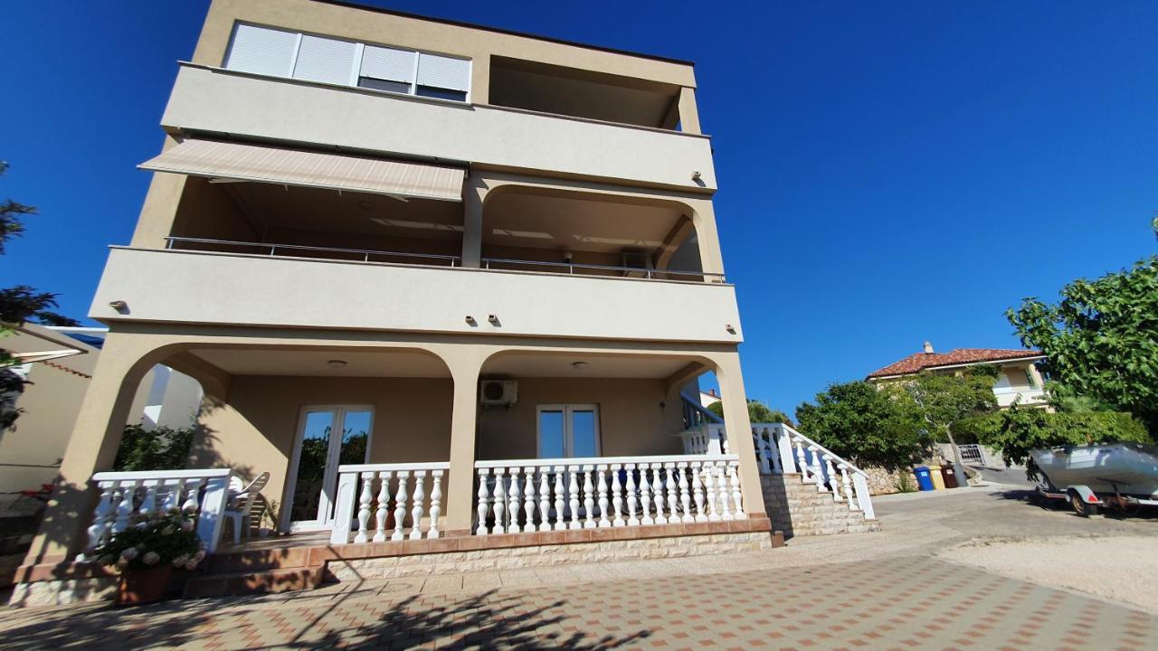 Apartment Nevenka Krk Town Luaran gambar