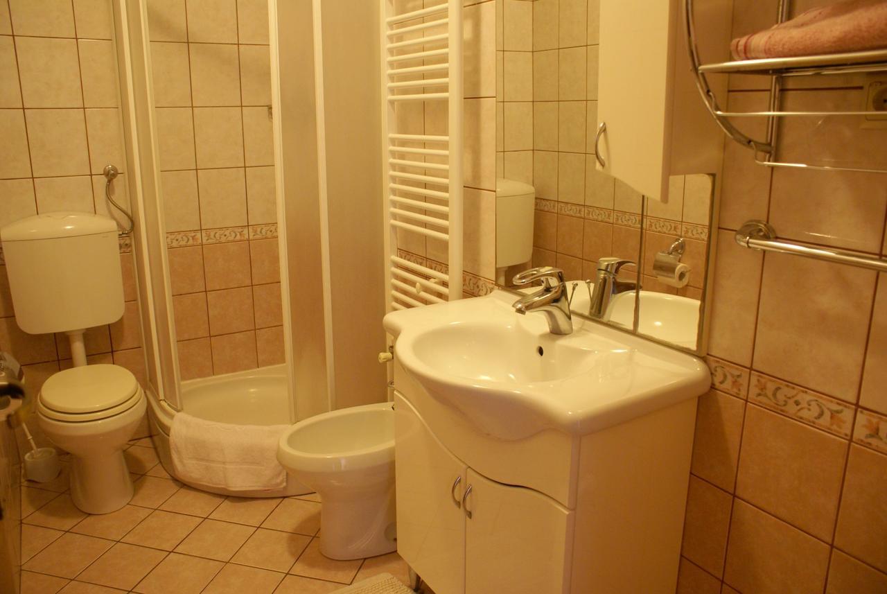 Apartment Nevenka Krk Town Luaran gambar
